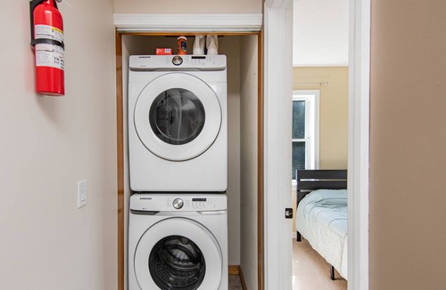 Jeffersonville House | Pet friendly- 10 mins to Smugglers Notch Resort