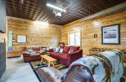 Pepin House | Pet-Friendly Cabin Retreat Walk to Lake Pepin!