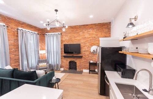 Victorian Village Apartment | Pet Friendly | Close to OSU | Walk to High St