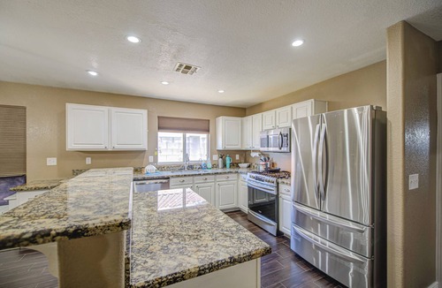 Boulder Creek House | Pet Friendly Home, Private Dog Run, Charming Desert Getaway, Comfortable