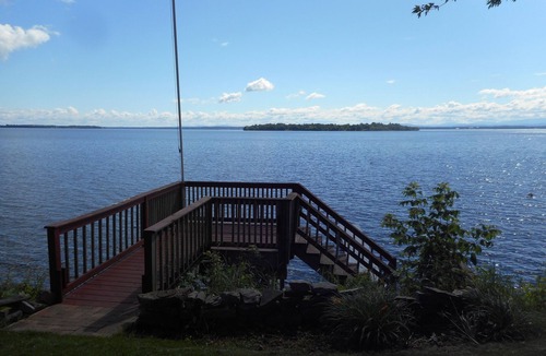 Plattsburgh House | Pet Friendly Lake Front Getaway On Lake Champlain, Plattsburgh NY