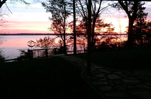 Chippewa Falls Cabin | Pet Friendly ~ Lakefront Getaway