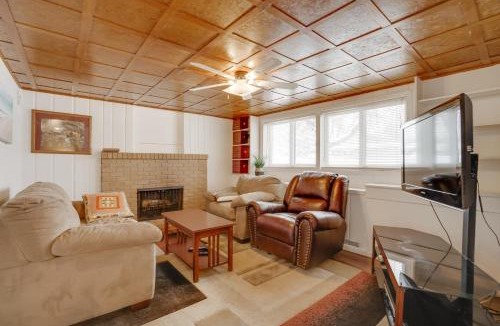 Spring Lake Park Apartment | Pet-Friendly Minneapolis Apt Near Shops and Dining!