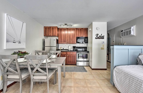 Wabasha Apartment | Pet-Friendly Retreat w/Deck: Steps to Marina!