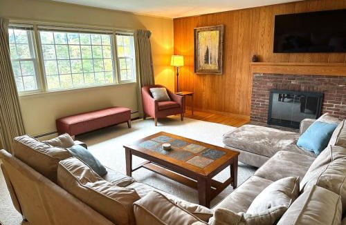 North Woodstock House | Pet-friendly Rustic Mtn Home PLUS Apt