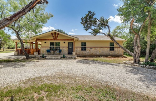 Graford House | Pet-Friendly Texas Home w/Furnished Patio & Grill