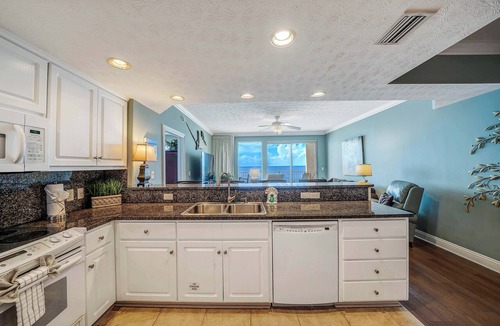 Lower Grand Lagoon Condo | Pet Friendly Treasure Island 1504- Heated Pool, Gym, FREE Golf &Beach Service
