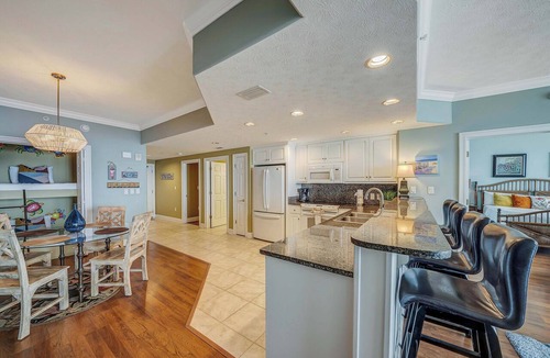 Lower Grand Lagoon Condo | Pet Friendly Treasure Island 1504- Heated Pool, Gym, FREE Golf &Beach Service