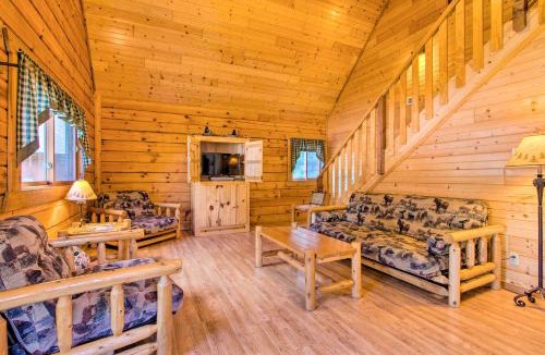 Warrens House | Pet-Friendly Warrens Cabin with Fire Pit!