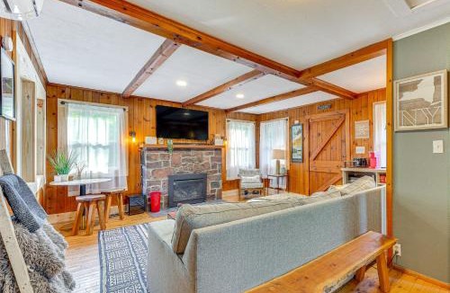Wilmington House | Pet-Friendly Wilmington Retreat with Hot Tub!