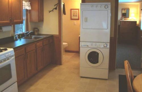 Plattsburgh House | Pine Cottage at Heron Ledge