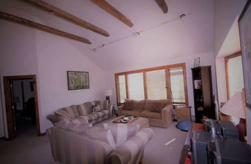 Stowe Hollow Apartment | Pinnacle View Apt - Spectacular scenery Main Street Ski Hills a few minutes away