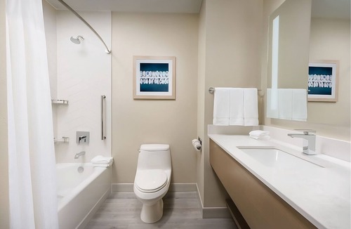 Key Colony Beach Hotel | Pleasant Stay, Convenient Location! Convenient Room w/2 Queen Beds, Pool