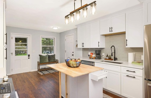 Plymouth House | Plymouth Wayzata | Peaceful Lake Retreat | Family