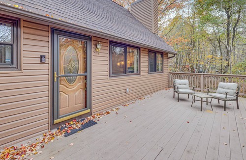 Briar Crest Woods Cottage | Poconos Pvt Lake, Arcades, Hot Tub, Fire Pit, BBQ