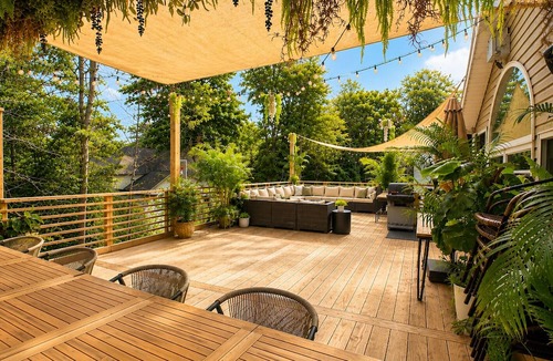 Tobyhanna Villa | Poconos Themed Villa, Heated Pool, HotTub, Rooftop