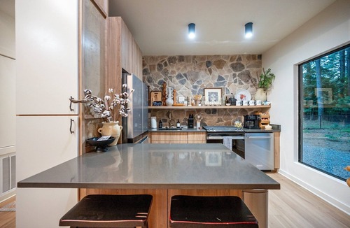 Pickens Cabin | Point of View: A-Frame w/HTtb, Playset, Fenced Yard, Fireplace, EV charge, Pets
