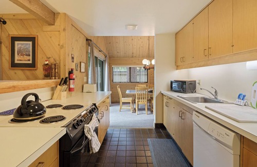 Overlook Park Condo | Pole House 99 - Easy Cabin, Hot Tub, Pet Friendly, SHARC