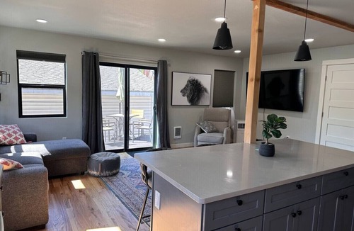 Moscow Apartment | Polk St. Flat