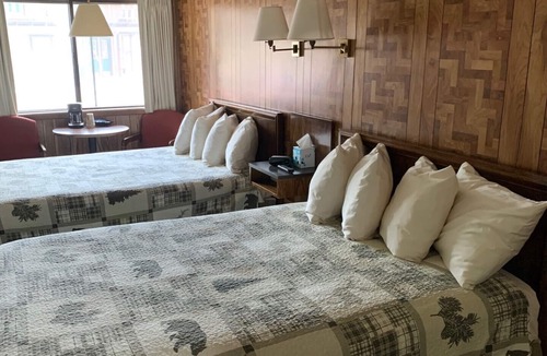 Red River Cabin | Ponderosa Lodge