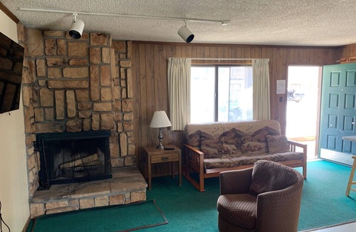 Red River Cabin | Ponderosa Lodge