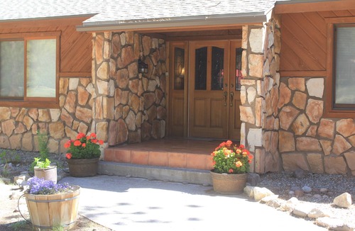 Ponderosa Pines House | Ponderosa Pines Lodge, Beautiful and Spacious Home, Pet friendly, sleeps 13