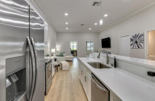 Sebring House | Pool Access + Course View: Golf Getaway in Sebring