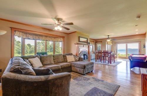 Newport Center Apartment | Pool Access Waterfront Lake Memphremagog Condo!
