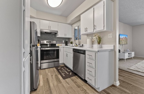 Mesa Apartment | Pool -Gym- Great for Mid/Long Stays