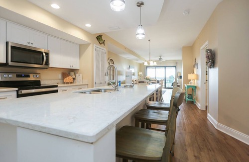 Mexico Beach Condo | Pool, Hot Tub, Elevator, Beach Views- Club at Mexico Beach 2D