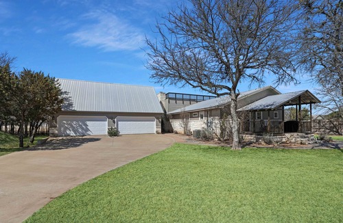 Graham House | Poolside at Possum Kingdom sleeps 6