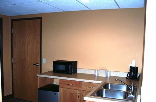 Holmen Hotel | Prairie Inn and Suites Holmen/La Cross
