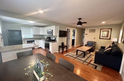 Seaside Heights Cottage | PREMIER HOST LISTING 3 BR Canneel Cottage 1 House to Beach, Pool Access Option