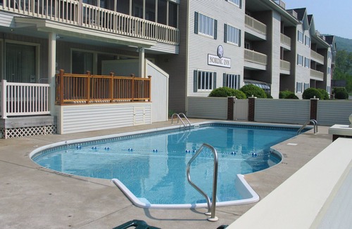 Lincoln Condo | Pristine Loon Condo #1-King & 2 Queens-In&Outdoor Pools,AC,Wifi,Gym-Town Center