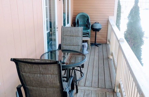 Lincoln Condo | Pristine Loon Condo #1-King & 2 Queens-In&Outdoor Pools,AC,Wifi,Gym-Town Center