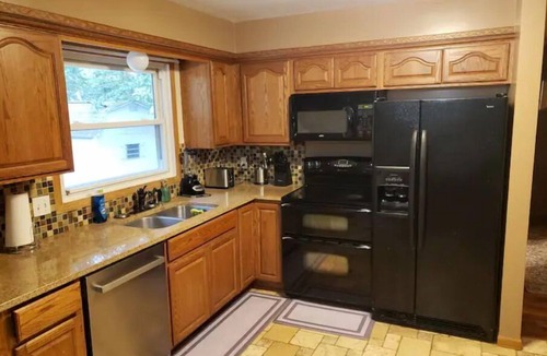 Eagan House | Private 4-Bedroom Home in Quiet Neighborhood
