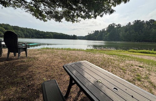 Somerset Cabin | Private beach with dock on Pine Lake with spacious 3 bedroom home sleeps 9-12