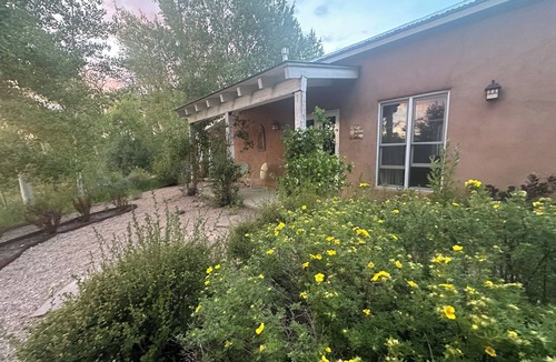 Arroyo Seco House | Private Casita in the Aspens