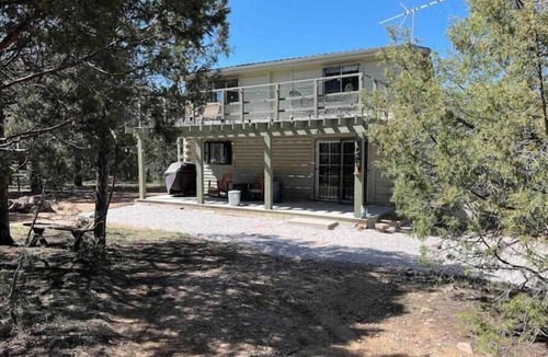 Regina Cabin | Private/Cozy 2 bedroom mountain cabin Serenity now
