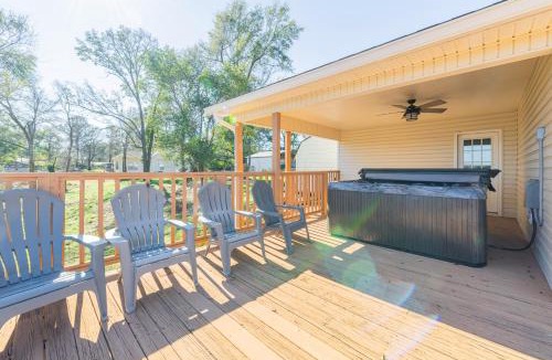 Eufaula House | Private Dock & Hot Tub: Lakefront Eufaula Escape