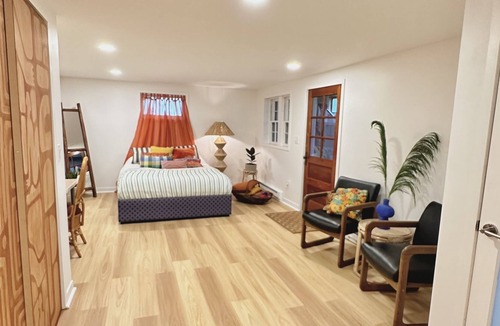 Kingfield House | Private Garden-Level Studio