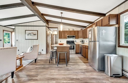 Danbury Cabin | Private Hideaway But Close to Everything in Webb Lake