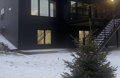 Dayton House | Private House on Golf Course with Sport Court!
