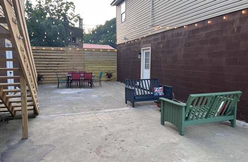 Mount Gay House | Private house sleeps 8 in Logan. Located near HMTS access points, dining, shops