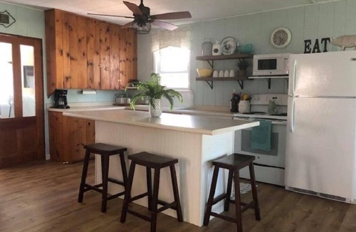 Swanton Cottage | Private Lakefront Cottage w/Spectacular Sunsets!