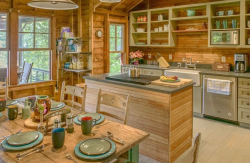 Colchester Cabin | Private Lakehouse with Great Swimming and Epic Sunset Views