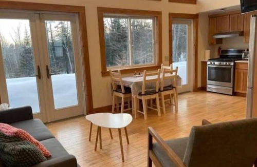 Weston House | Private, mountain views,easy access