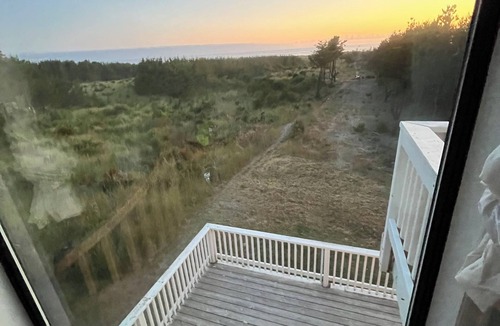 Ocean Park House | Private Ocean front craftsman home with amazing ocean views