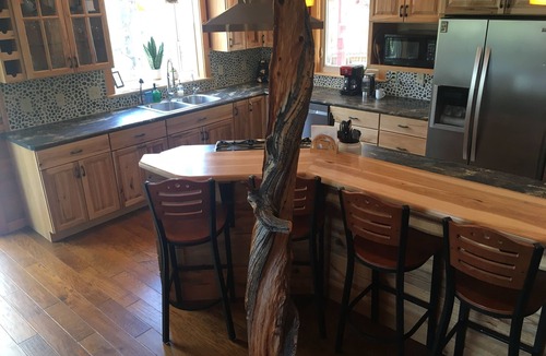 Howard House | Private River Retreat- Fly Fishing/Rafting/Relaxing 10 min. from downtown Salida