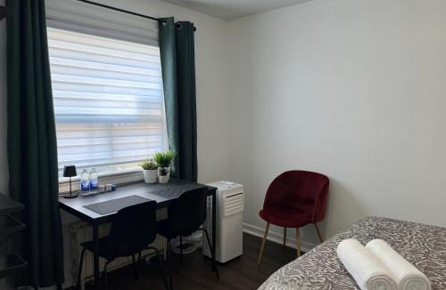 York House | Private Room with Shared Bathroom in West-Toronto